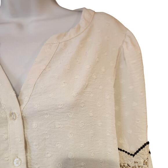 Adrienne Vittadini Ivory Blouse With Bell Sleeves Crochet Elbows Button Up Sz M - Picture 3 of 5